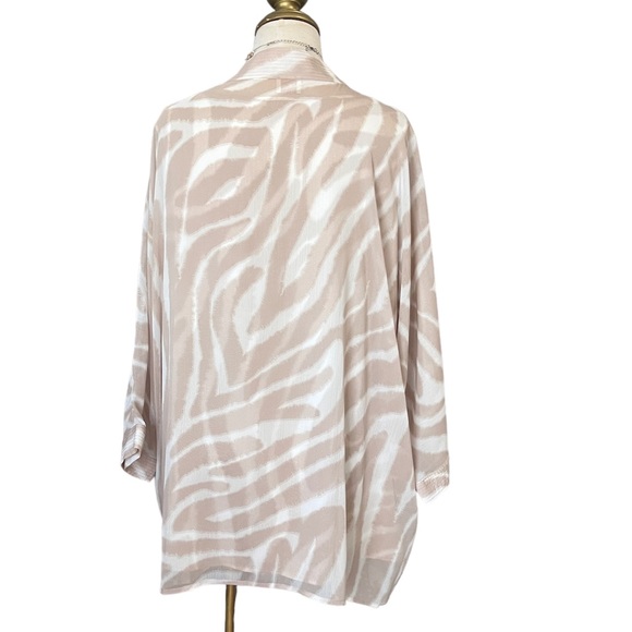 CHICO’S TUNIC AND CAMI SET - Picture 2 of 15